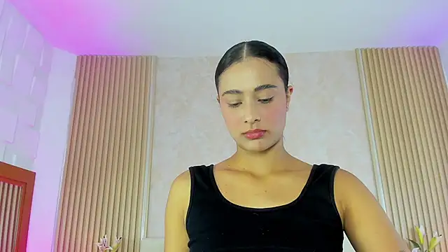 ZOEBARLOWE online show from 10/06/25, 07:03