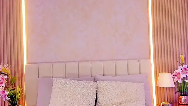 ZOEBARLOWE online show from 11/28/25, 07:14