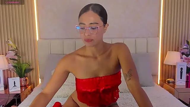 ZOEBARLOWE online show from 11/10/25, 07:08