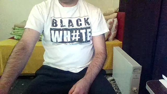 Snapshot of st206boy chatting on 01/14/26, 01:31 st206boy online show from 01/14/26, 01:31