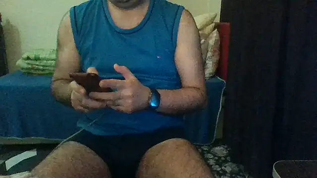 Snapshot of st206boy chatting on 06/05/26, 12:15 st206boy online show from 06/05/26, 12:15