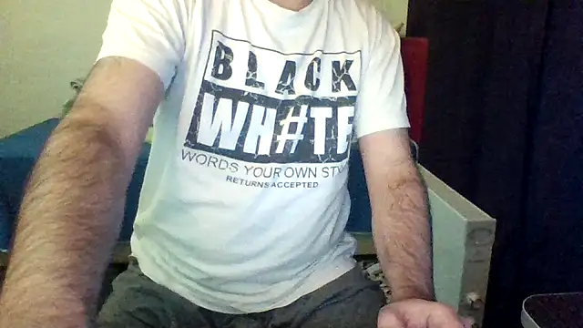 Snapshot of st206boy chatting on 02/17/26, 11:35 st206boy online show from 02/17/26, 11:35