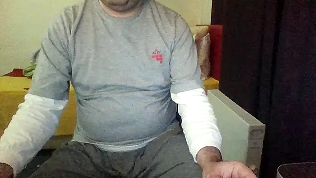 Snapshot of st206boy chatting on 02/22/26, 10:11 st206boy online show from 02/22/26, 10:11