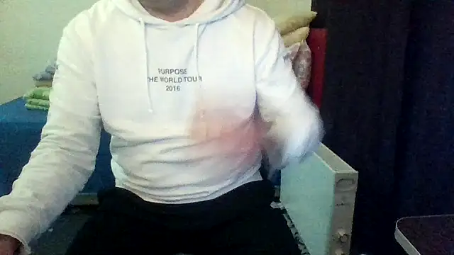 Snapshot of st206boy chatting on 01/18/26, 11:19 st206boy online show from 01/18/26, 11:19