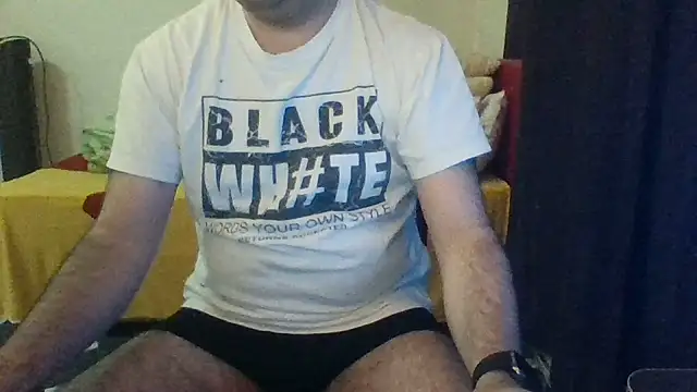 Snapshot of st206boy chatting on 06/02/26, 11:05 st206boy online show from 06/02/26, 11:05