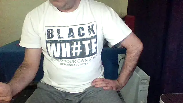 Snapshot of st206boy chatting on 02/16/26, 11:24 st206boy online show from 02/16/26, 11:24