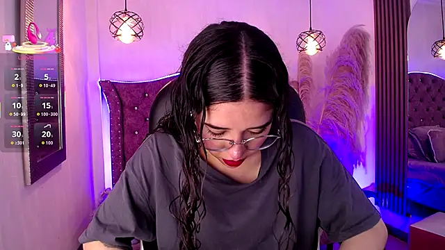 Amara Davis online show from 12/01/25, 03:40