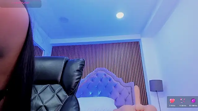 SelenaStonne online show from 01/11/26, 06:04