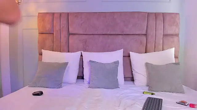 Snapshot of cloe_bunnny chatting on 09/11/25, 05:46 cloe bunnny online show from 09/11/25, 05:46