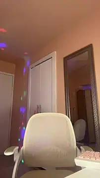 Snapshot of lost_wood19 chatting on 04/04/26, 05:14 lost wood19 online show from 04/04/26, 05:14