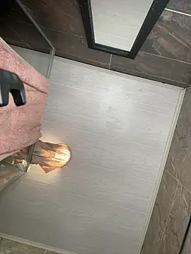 samm4044 online show from 11/30/25, 07:47