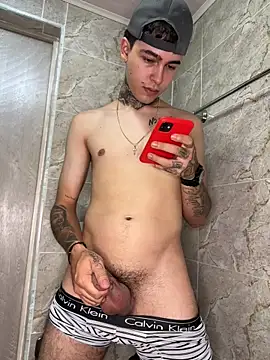 samm4044 online show from 10/18/25, 03:41