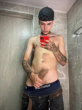 samm4044 online show from 12/15/25, 09:53