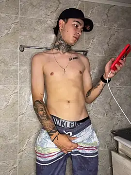 samm4044 online show from 10/23/25, 03:05