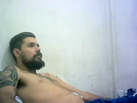 parejajuguetona420 online show from 10/05/25, 01:40