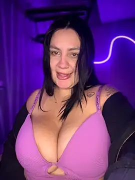 victoria amatista  online show from 03/08/26, 12:41