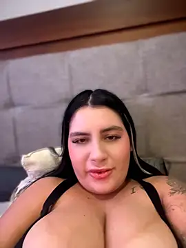 Snapshot of victoria_amatista_ chatting on 06/18/26, 06:45 victoria amatista online show from 06/18/26, 06:45