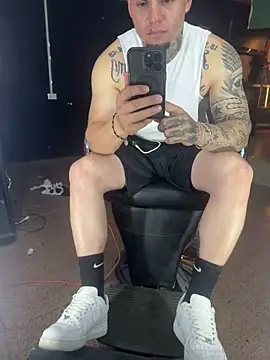 crazybarber69 online show from 09/23/25, 04:52