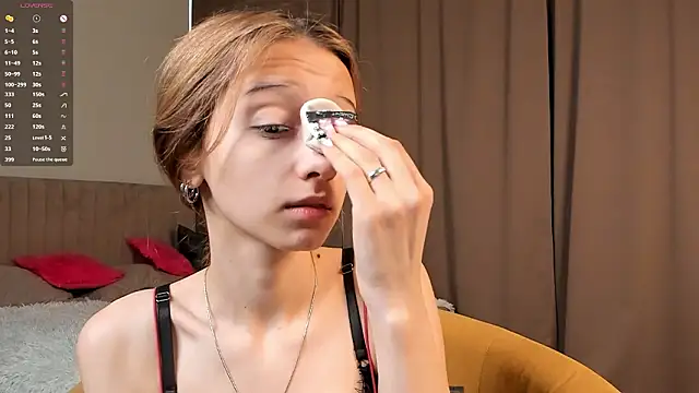 TaiteFairfield online show from 03/26/26, 07:39