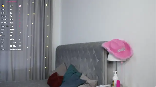 TaiteFairfield online show from 09/20/25, 08:52