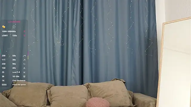 TaiteFairfield online show from 10/19/25, 07:11