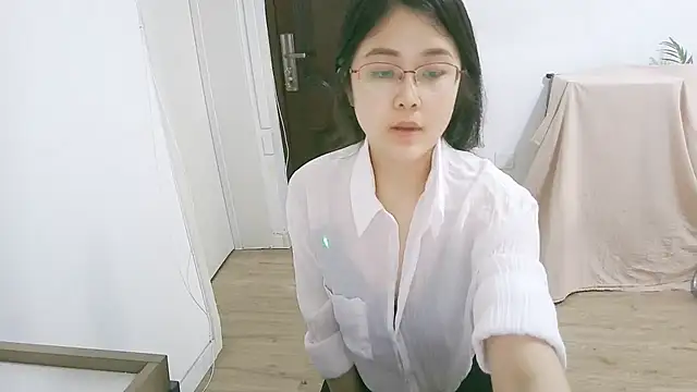 Snapshot of 98bunny chatting on 04/17/26, 03:31 98bunny online show from 04/17/26, 03:31