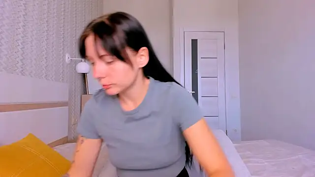 Snapshot of Elle_Pearl_ chatting on 09/11/25, 06:13 Elle Pearl online show from 09/11/25, 06:13