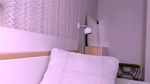 Elle Pearl  online show from 01/15/26, 07:34