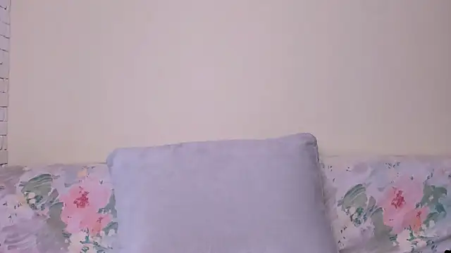 Snapshot of Elle_Pearl_ chatting on 03/28/26, 06:25 Elle Pearl online show from 03/28/26, 06:25
