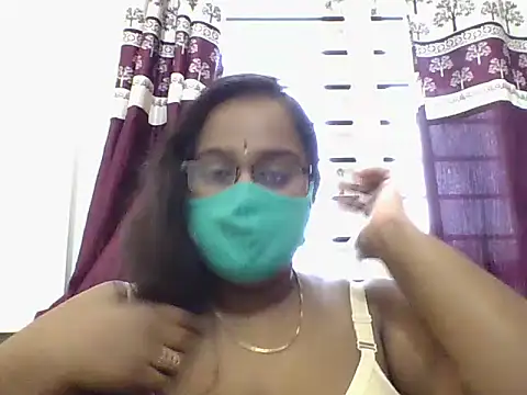Snapshot of Reena-gowda chatting on 09/15/25, 03:51 Reena-gowda online show from 09/15/25, 03:51