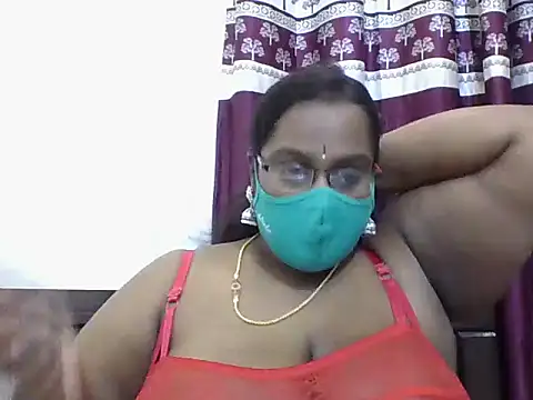 Snapshot of Reena-gowda chatting on 09/21/25, 12:43 Reena-gowda online show from 09/21/25, 12:43