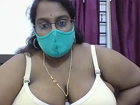 Snapshot of Reena-gowda chatting on 09/22/25, 01:06 Reena-gowda online show from 09/22/25, 01:06