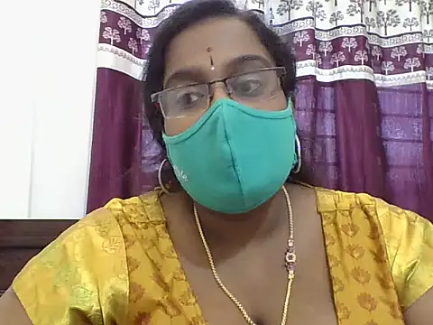 Snapshot of Reena-gowda chatting on 09/19/25, 06:39 Reena-gowda online show from 09/19/25, 06:39