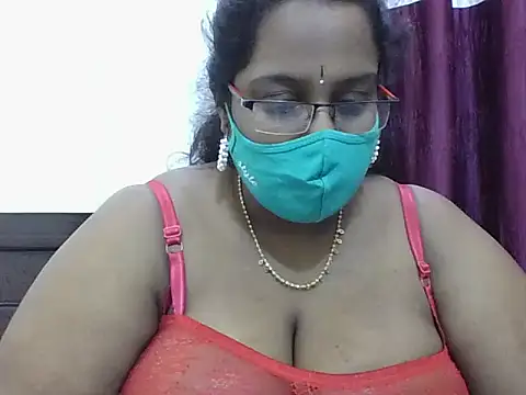 Snapshot of Reena-gowda chatting on 09/10/25, 11:37 Reena-gowda online show from 09/10/25, 11:37