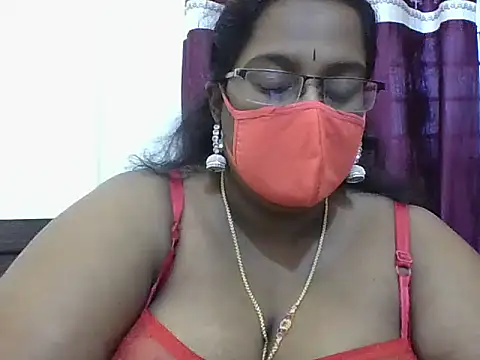Snapshot of Reena-gowda chatting on 10/04/25, 11:56 Reena-gowda online show from 10/04/25, 11:56