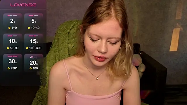 Snapshot of Wendy_228 chatting on 10/12/25, 01:18 Wendy 228 online show from 10/12/25, 01:18