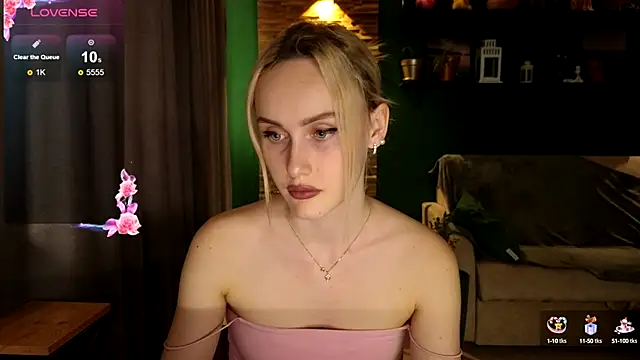 Snapshot of Belle_Vill3575 chatting on 09/12/25, 08:25 Belle Vill3575 online show from 09/12/25, 08:25