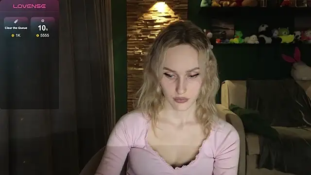 Belle Vill3575 online show from 12/05/25, 10:47