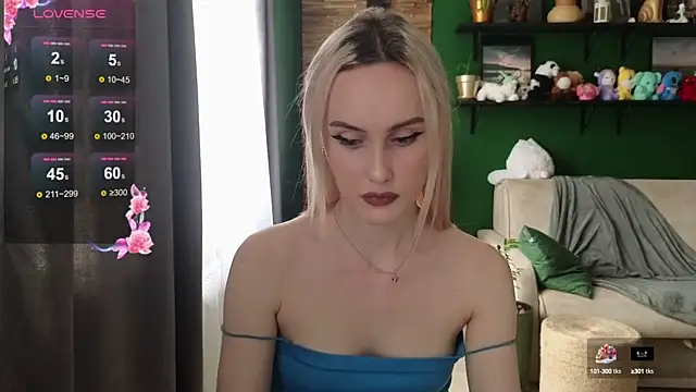 Snapshot of Belle_Vill3575 chatting on 09/17/25, 10:17 Belle Vill3575 online show from 09/17/25, 10:17