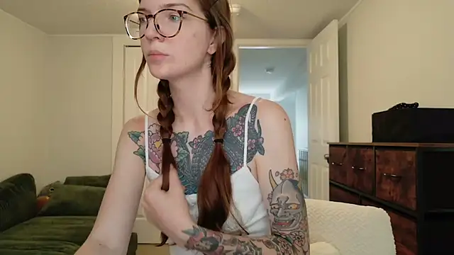 Snapshot of janey_66 chatting on 07/17/26, 02:36 janey 66 online show from 07/17/26, 02:36