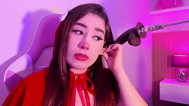 Snapshot of Amara_melodi chatting on 06/17/26, 11:42 Amara melodi online show from 06/17/26, 11:42