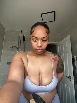 Regina69slut online show from 05/11/26, 02:29