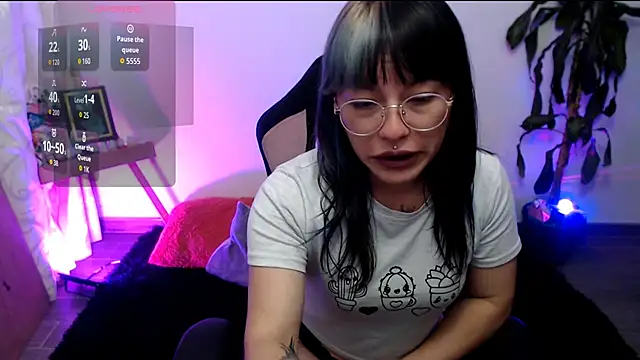 LunaBunny8 online show from 11/13/25, 01:53