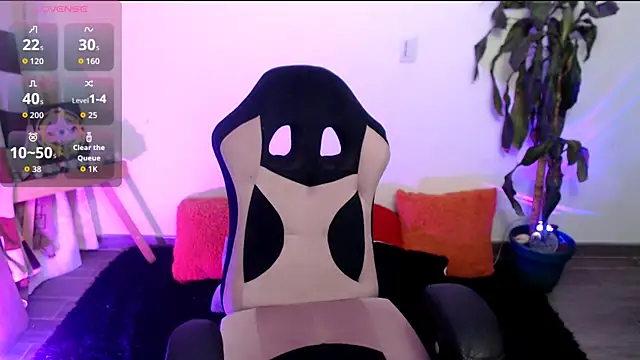 LunaBunny8 online show from 12/05/25, 02:10