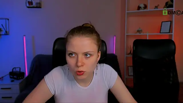 foxy tease  online show from 11/30/25, 12:50