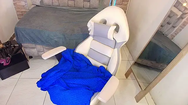 Soleil 66 online show from 11/25/25, 04:35