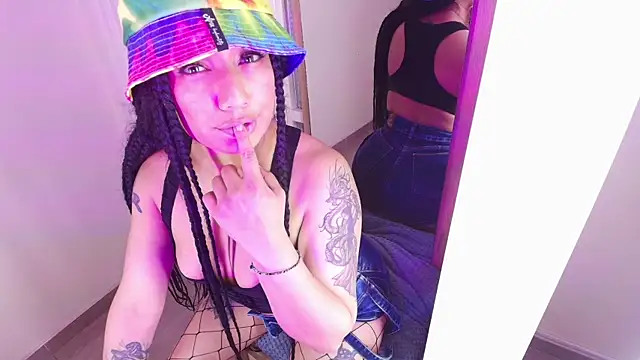 Soleil 66 online show from 11/28/25, 04:01