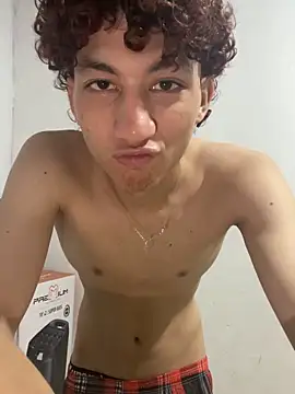 Darkknightx01 online show from 04/11/26, 10:46