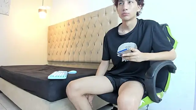 Darkknightx01 online show from 03/29/26, 02:02