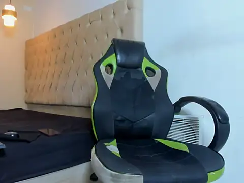 Darkknightx01 online show from 11/17/25, 01:42